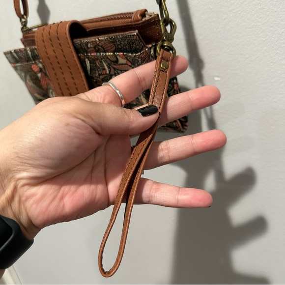 Sakroots Crossbody Wristlet Clutch - Picture 5 of 15